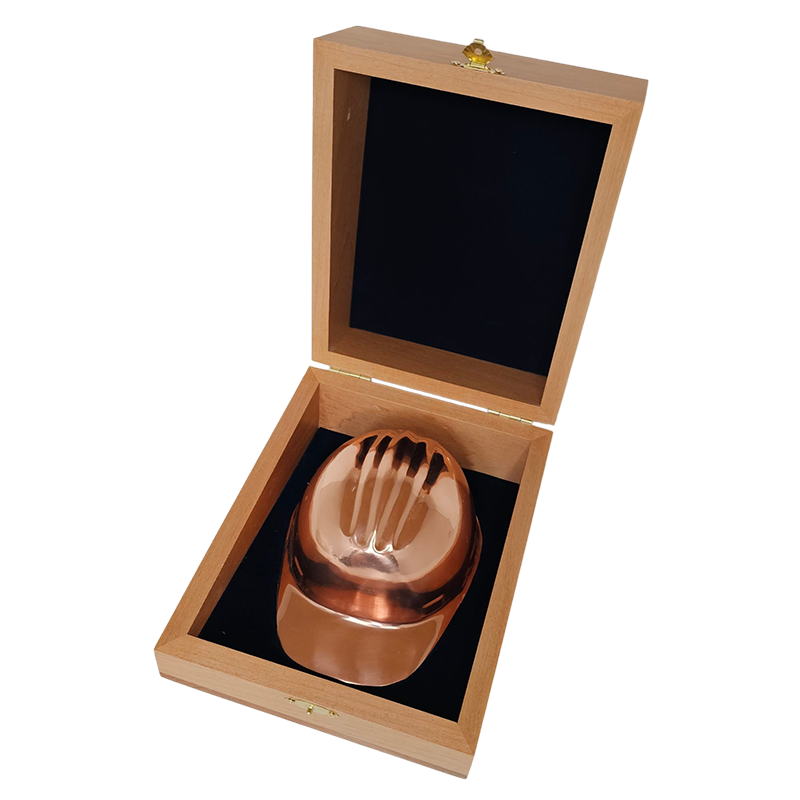 Casco Minero De Cobre En Caja De Madera Con Interior De Terciopelo Azul